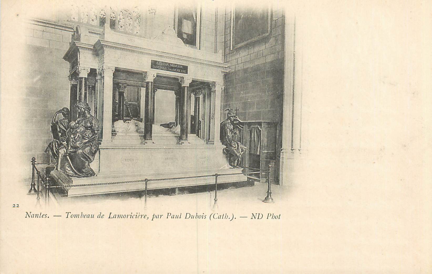 CPA Nantes Tombeau de Lamoriciere par Paul Dubois