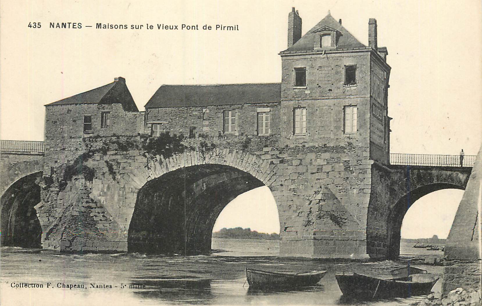 CPA Nantes Maisons Sur le Vieux Pont de Pirmil