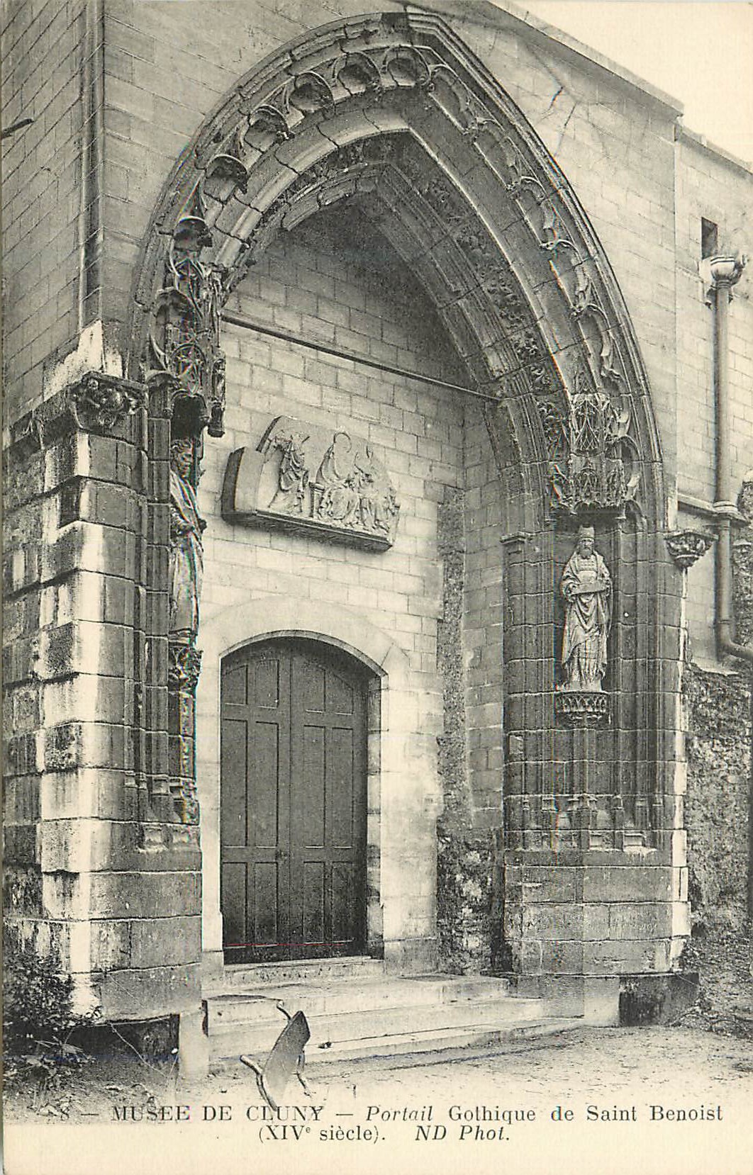 CPA Musee de Cluny Portail Gothique de Saint Benoist (XIVe Siecle)