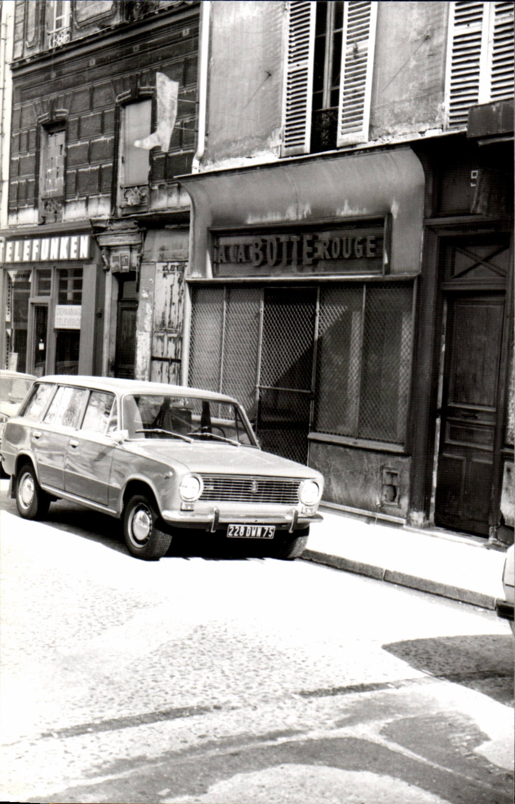 PHOTO Paris - 14 - Une Rue - Automobile - la Botte Rouge 