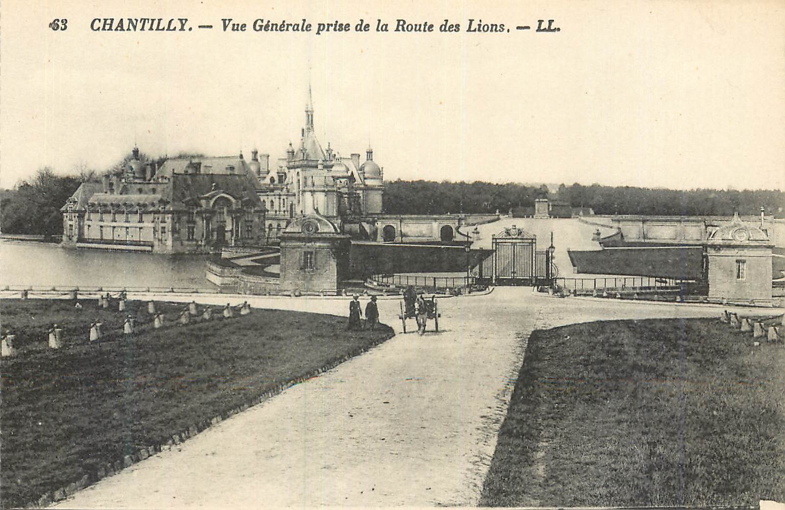 CPA Chantilly Vue Generale Prise de la Route des Lions