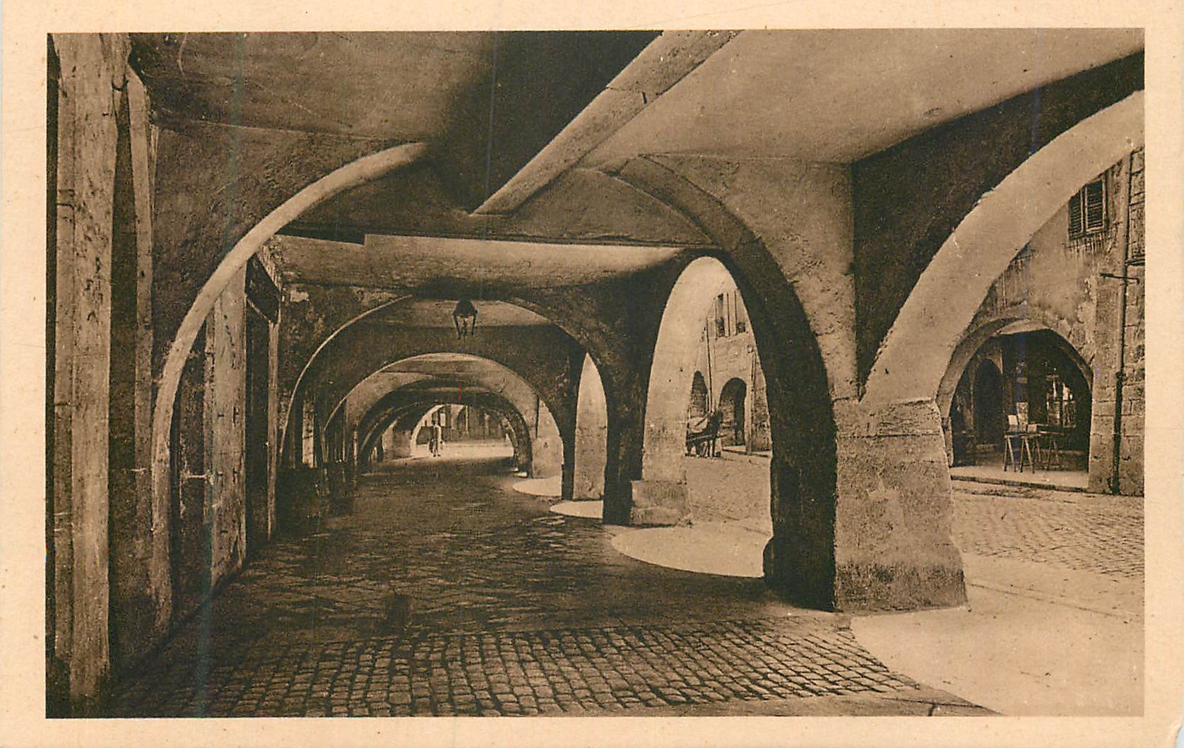 Die Arcaden der Rue Sainte Claire — Annecy — Verlag LL