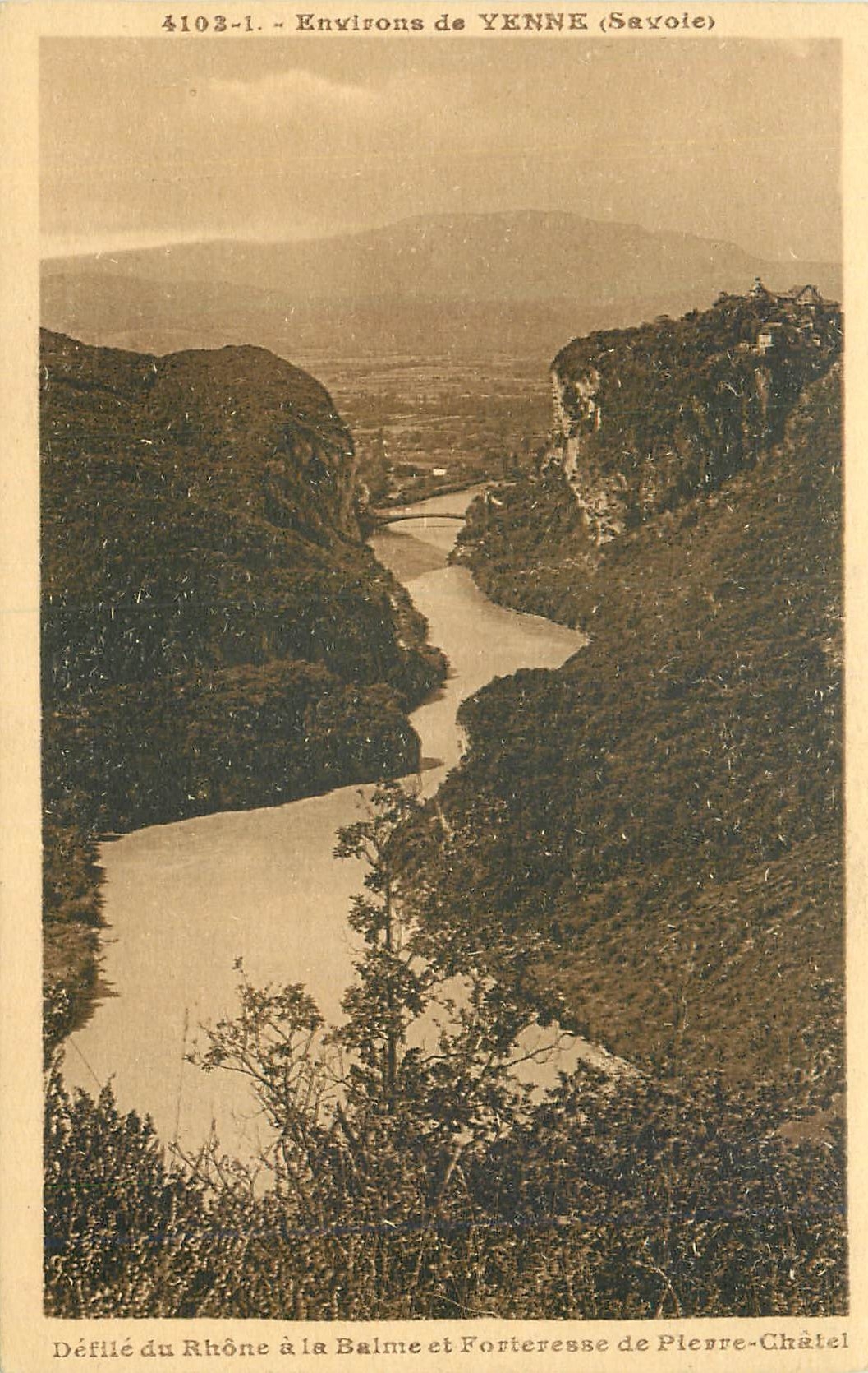 CPA Environs de Yenne (Savoie) Defile du Rhone a la Balme