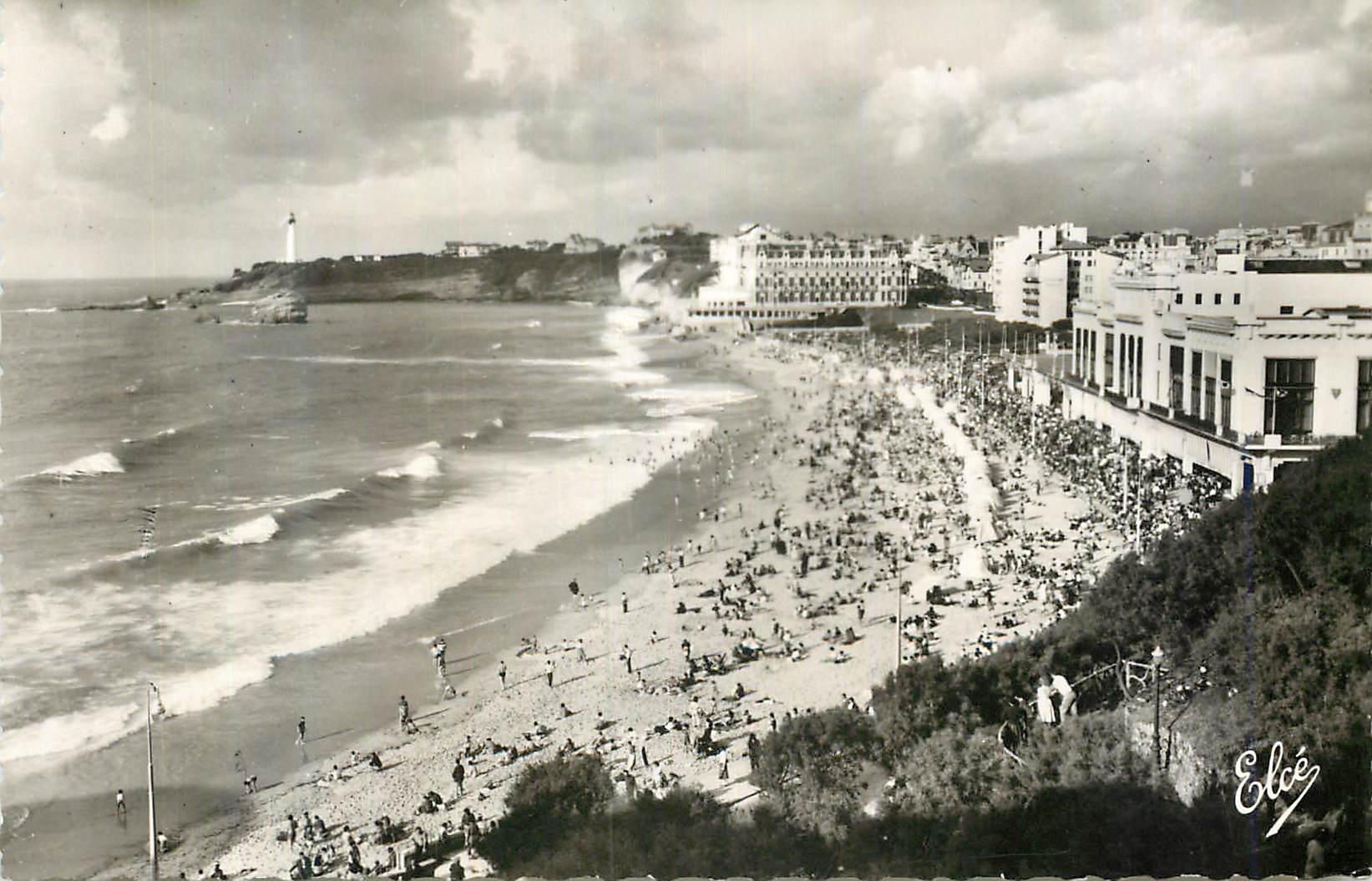 Biarritz (Basses-Pyrénées) — Vue d'ensemble de la Grande Plage — Éditeur Elcée, n° 7 100