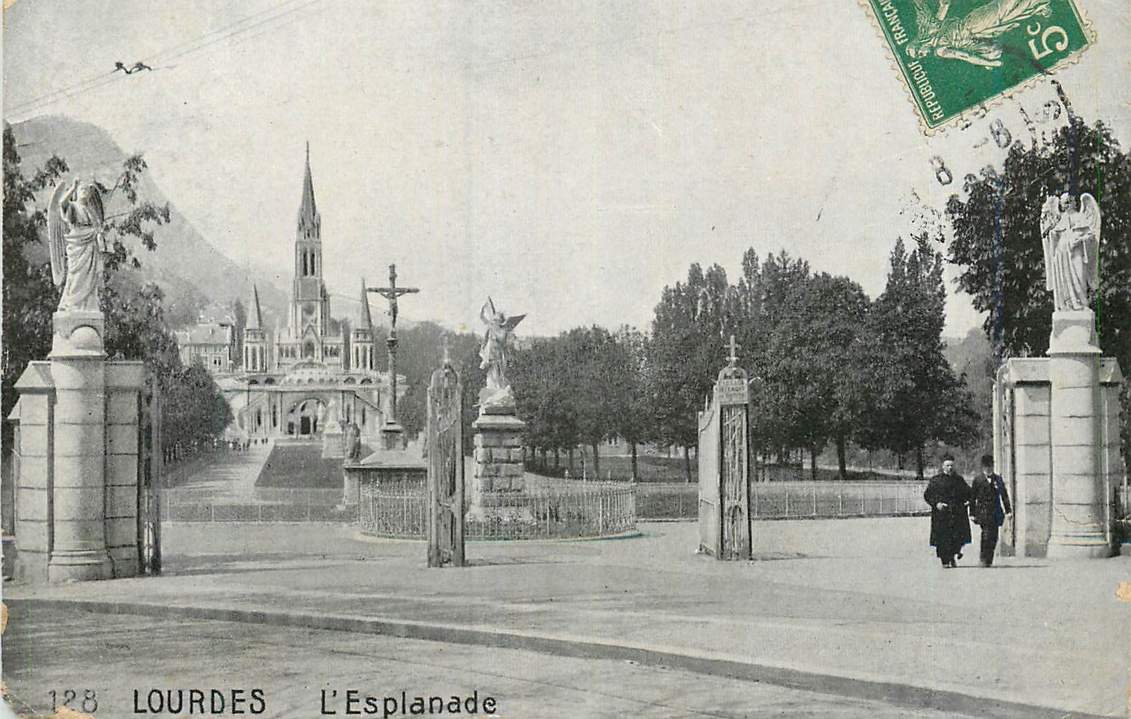 CPA Lourdes l'Esplanade