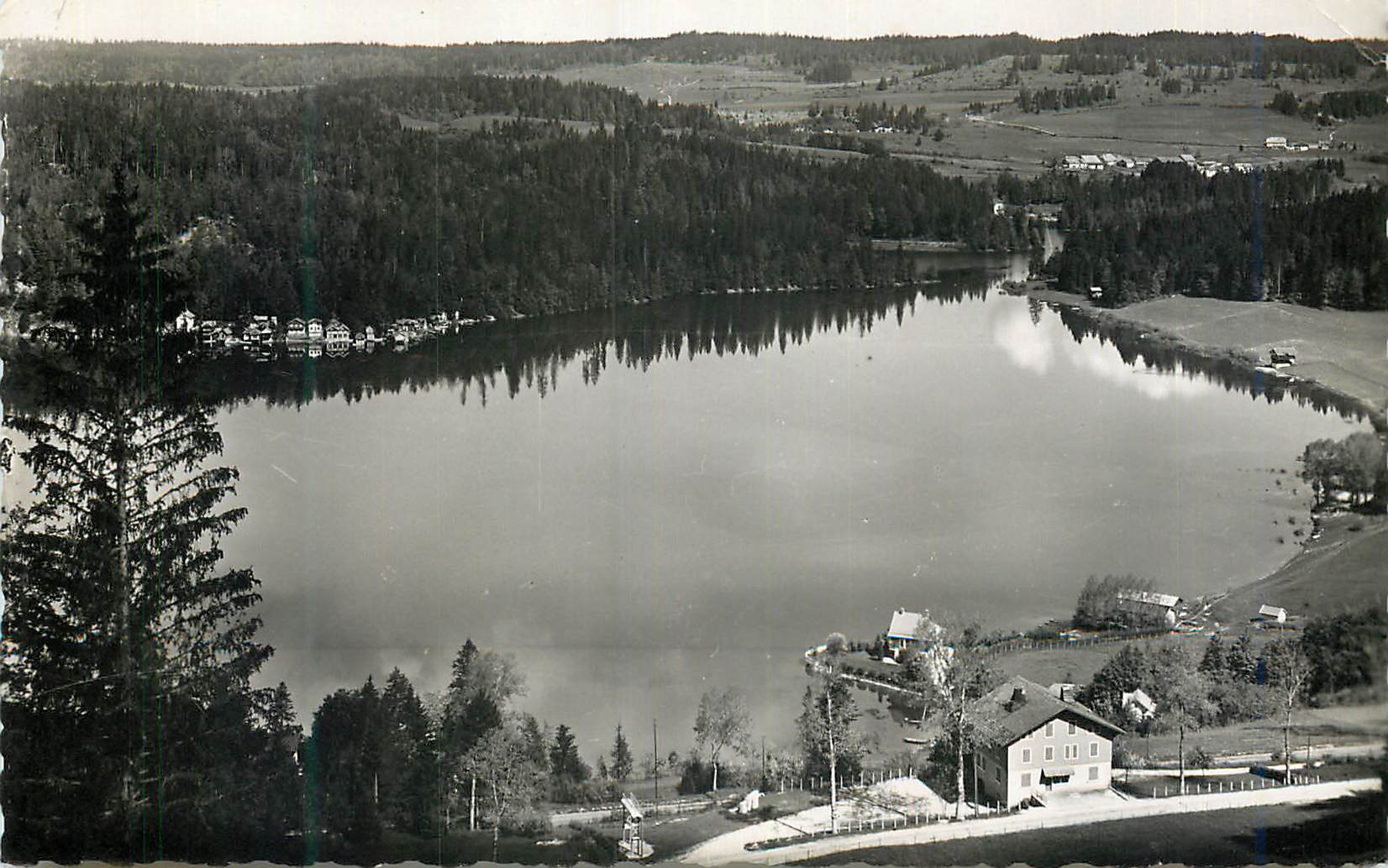 CPM La Franche Comte Pittoresque Le Lac de Saint Point vu des Pentes de Montperreux