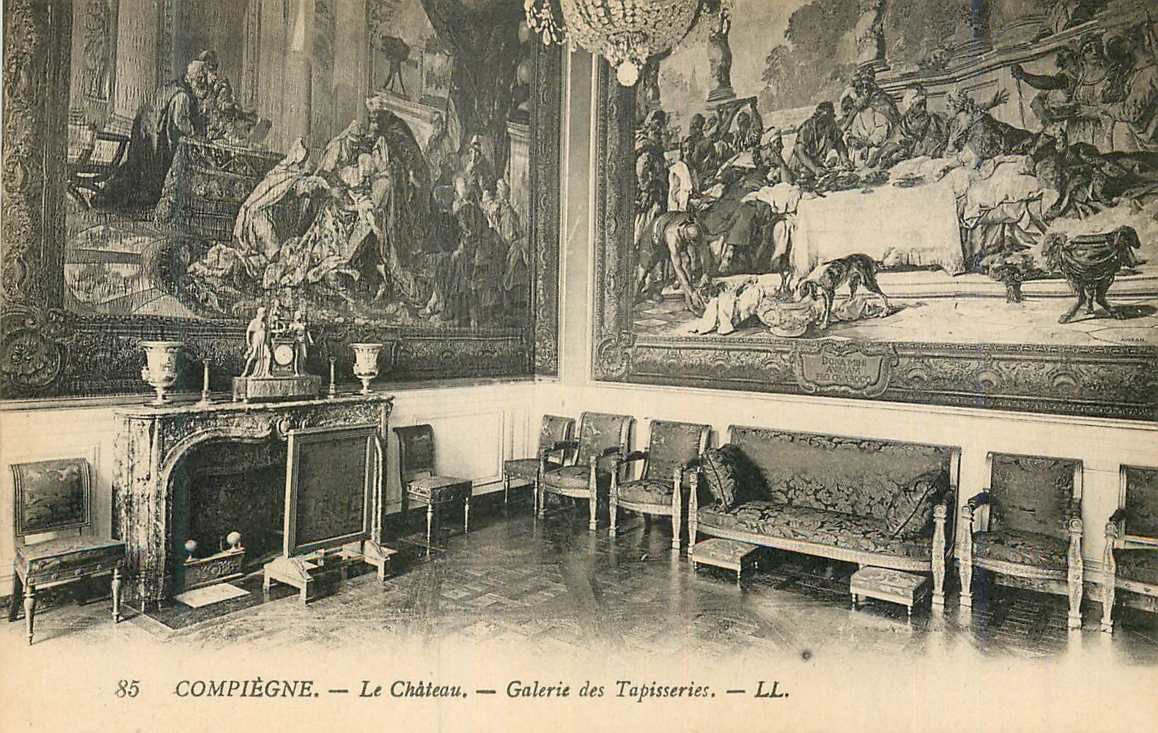 CPA Compiegne Le Chateau Galerie des Tapisseries