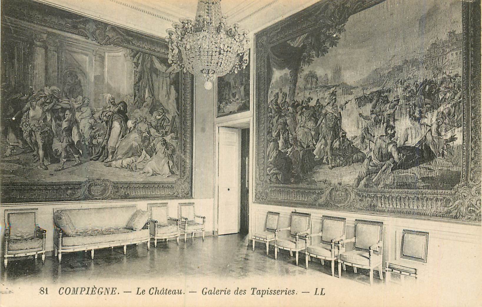 CPA Compiegne Le Chateau Galerie des Tapisseries