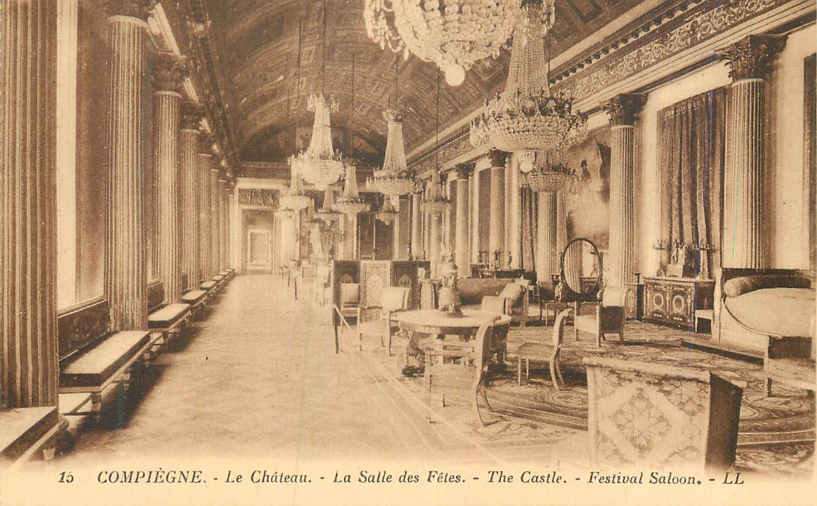 CPA Compiegne Le Chateau La Salle des Fetes