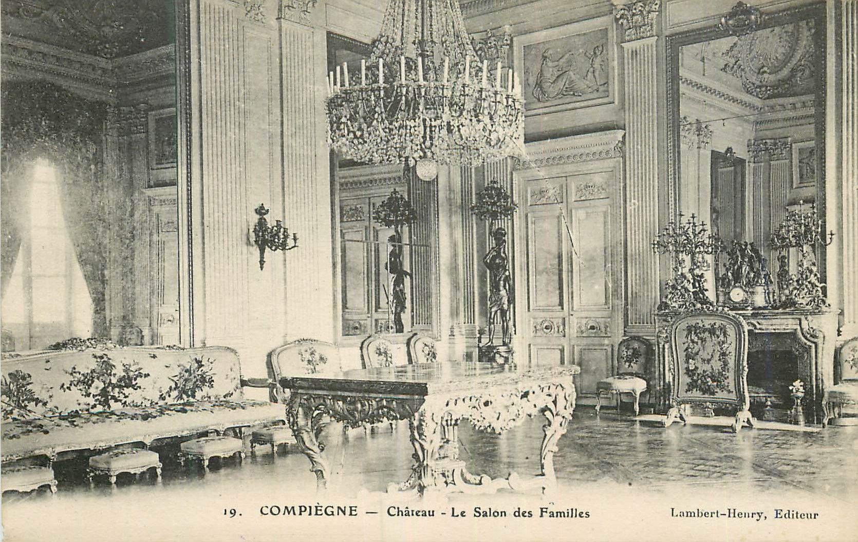 CPA Compiegne Le Chateau Salon des Familles