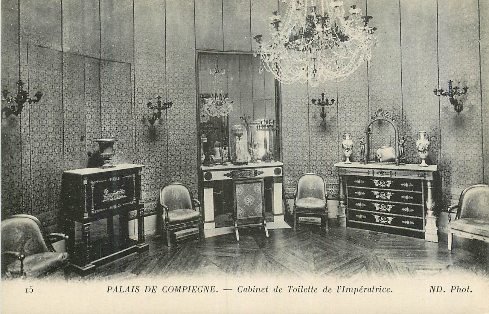 CPA Palais de Compiegne Cabinet de Toilette de L'Imperatrice