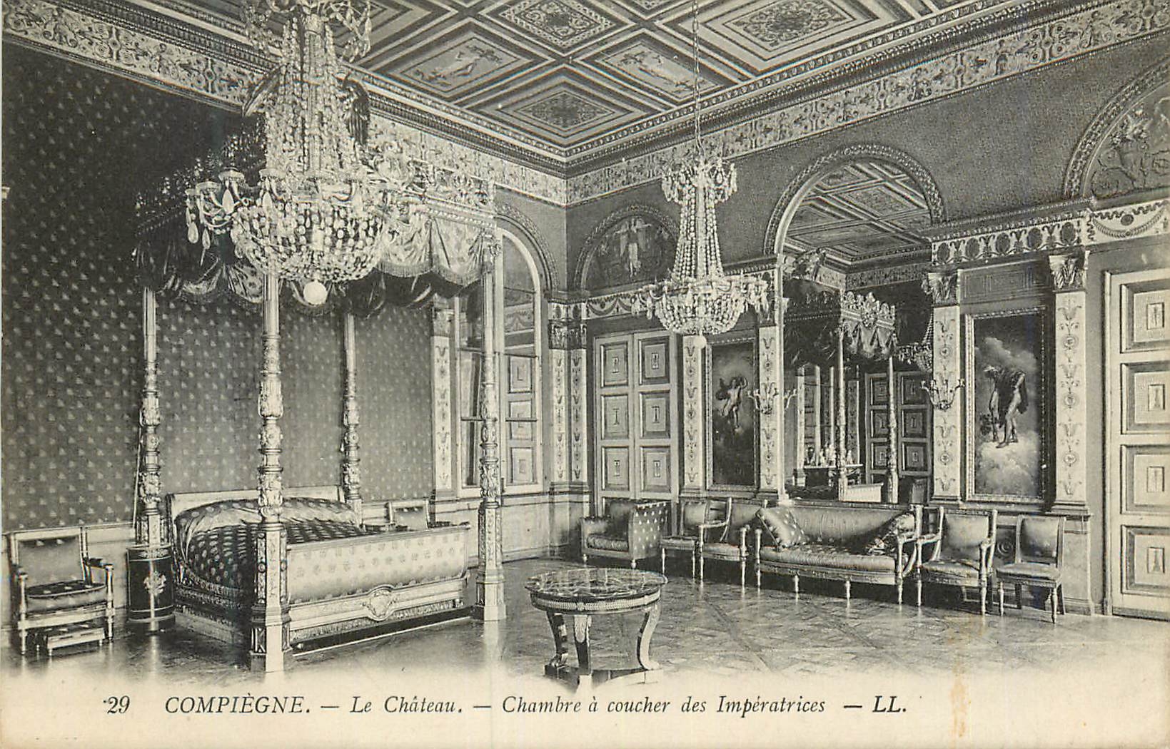 CPA Compiegne Le Chateau Chambre a Coucher des Imperatrices