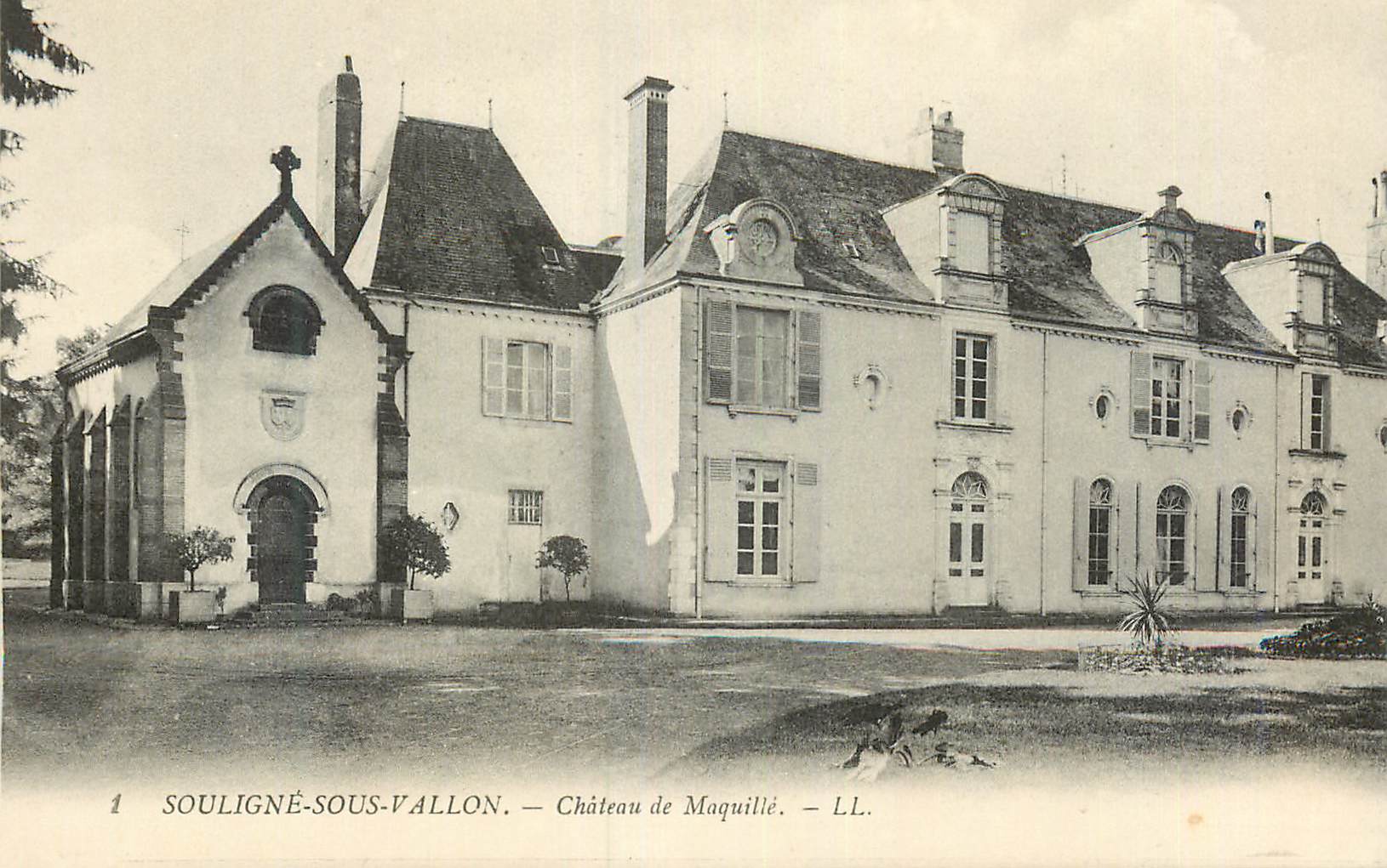CPA Souligne Sous Vallon Chateau Maquille
