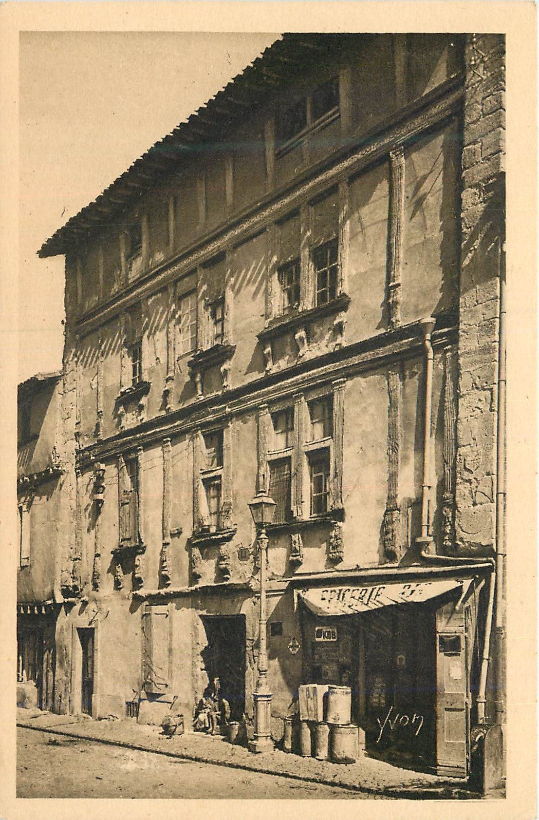 CPA La Douce France Carcassonne La Maison des Dues de Montmorency
