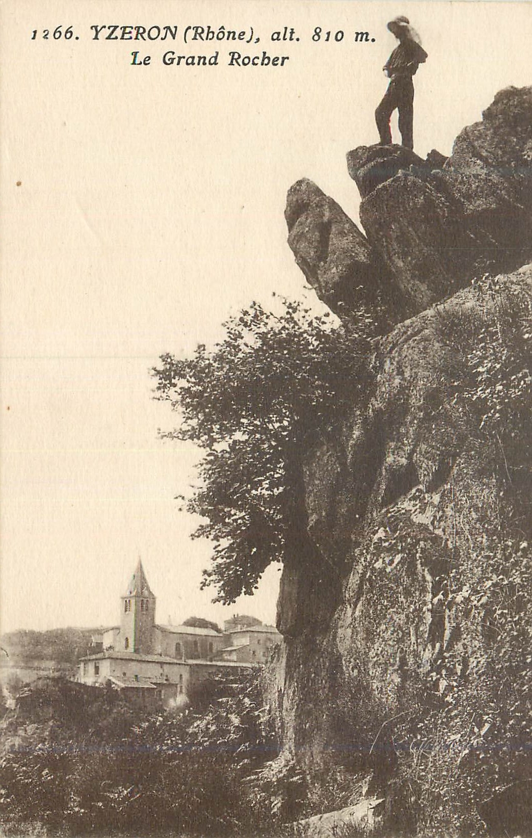 CPA Yzeron (Rhone) Alt 810 m Le Grand Rocher