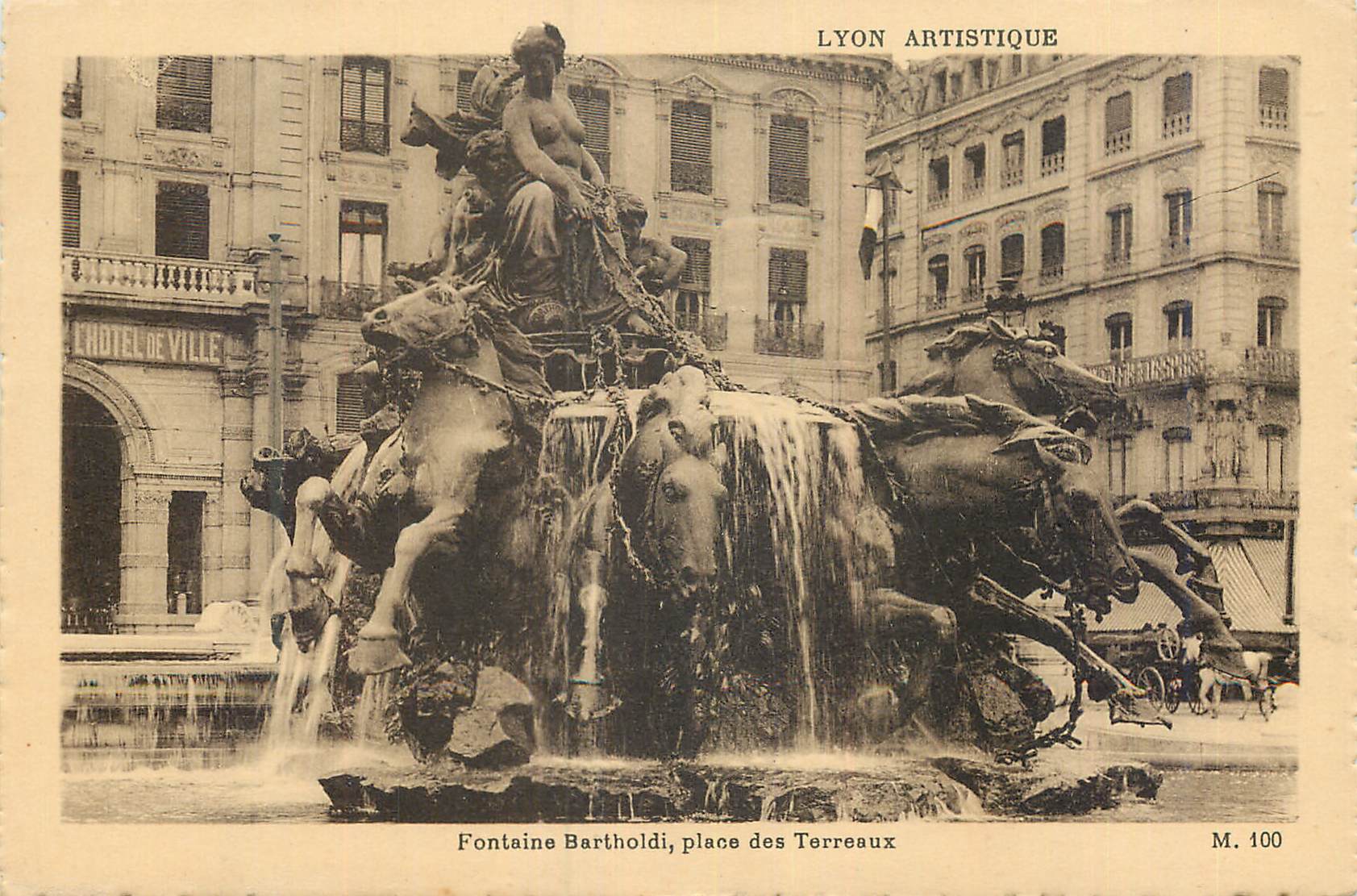 CPA Lyon Artistique Fontaine Bartholdi Place des Terreaux