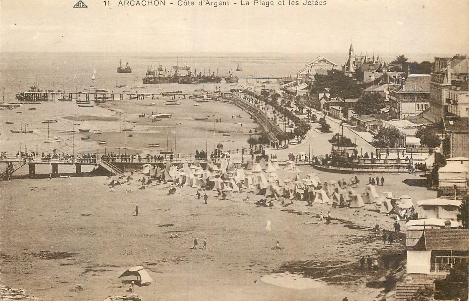CPA Arcachon Cote d'Argent La Plage et les Jetees