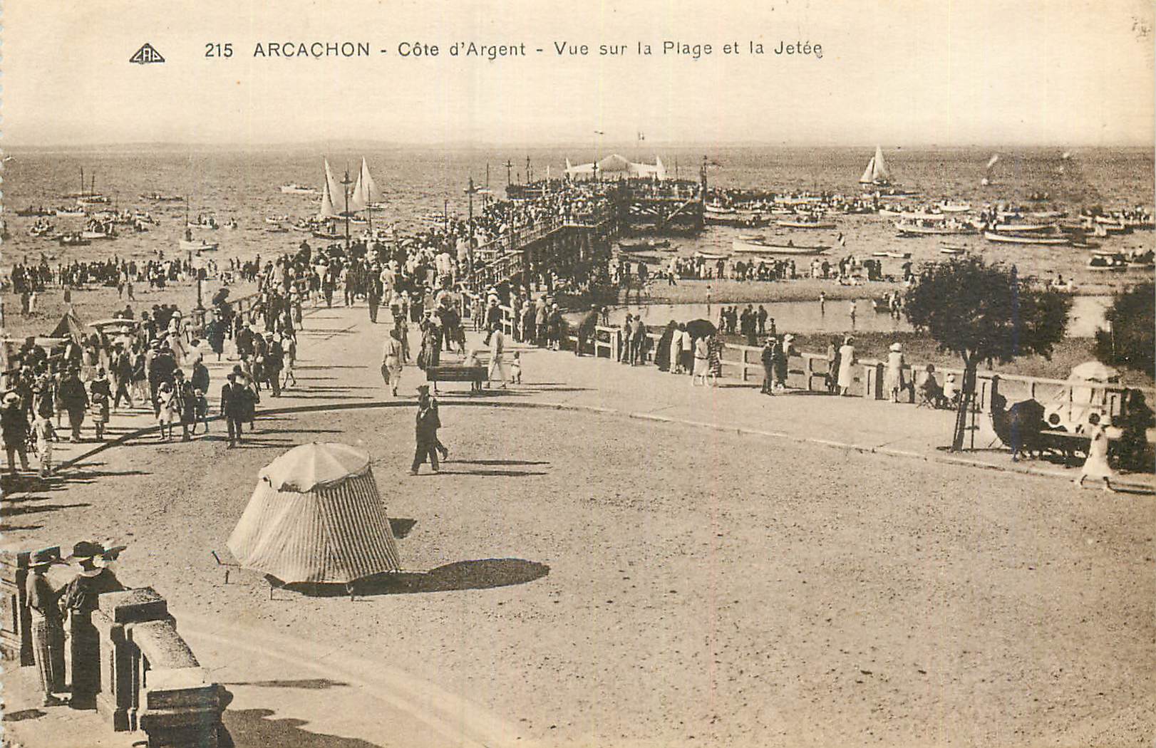 Arcachon - Côte d'Argent - Vue sur la Plage et la Jetée