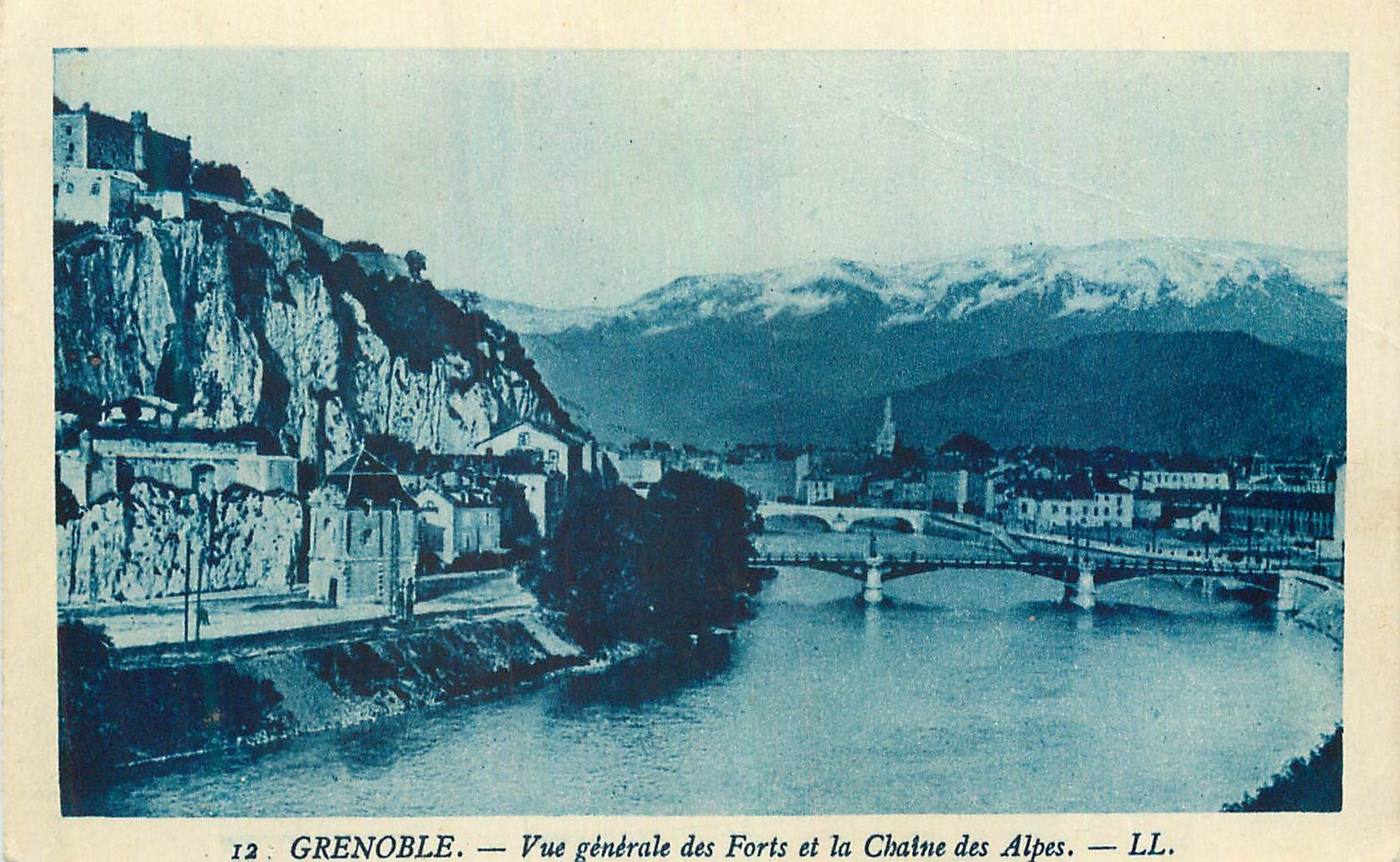 CPA Grenoble Vue Generale des Forts et La Chaine des Alpes