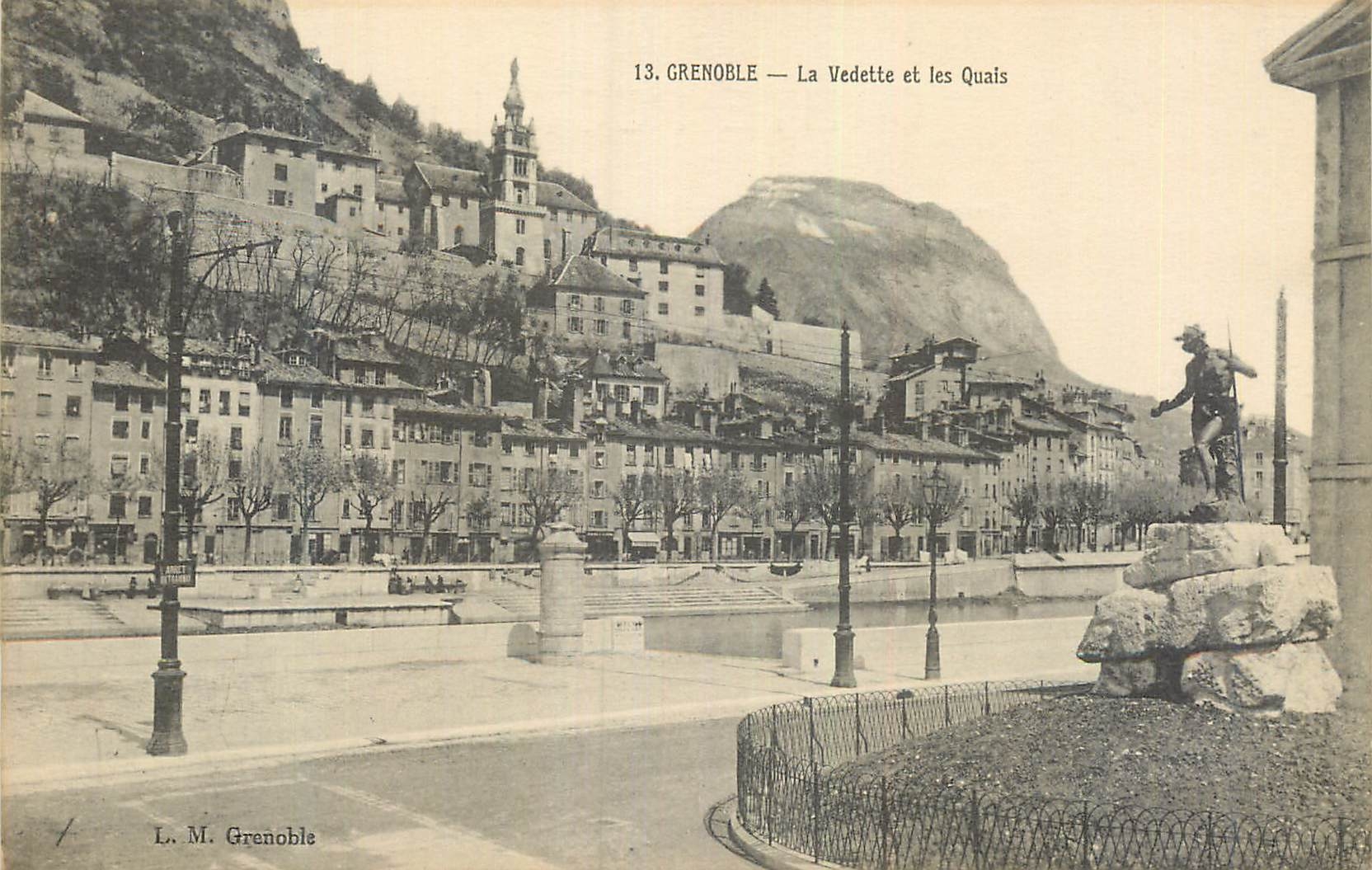 CPA Grenoble La Vedette et les Quais