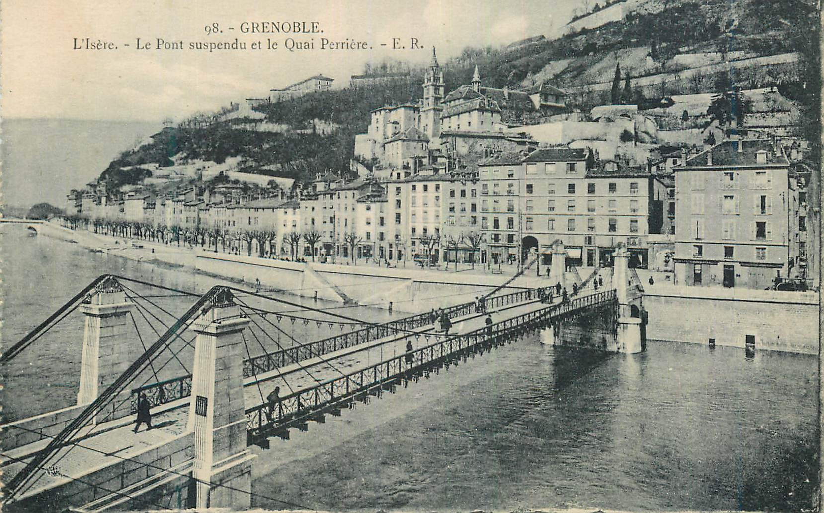CPA Grenoble L'Isere Le Pont Suspendu et le Quai Perriere