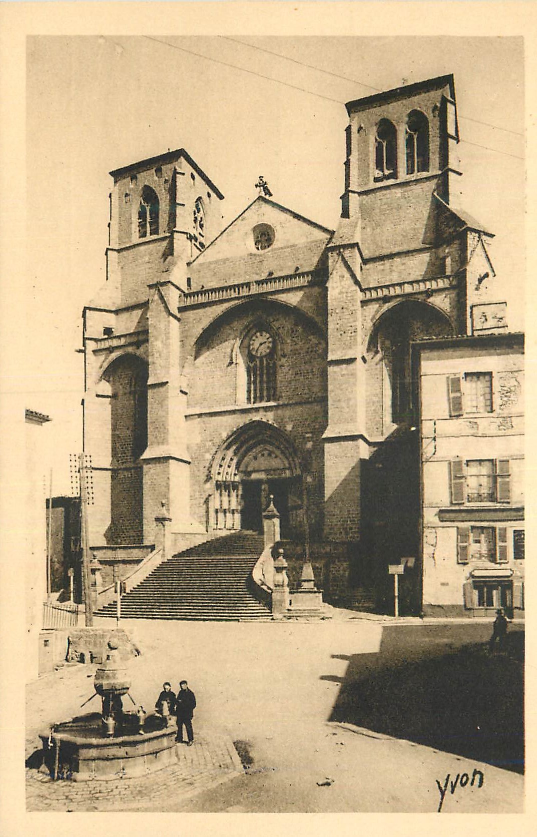 CPA La Douce France La Chaise Dieu (Hte Loire) L'Abbaye ou Eglise St Robert