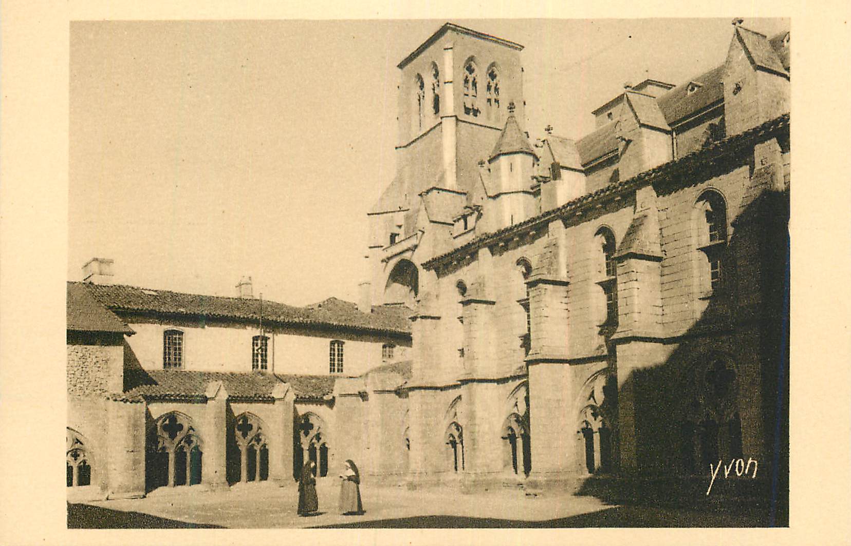 Das Kloster La Chaise-Dieu — Der Cloistergarten — Verlag YVON