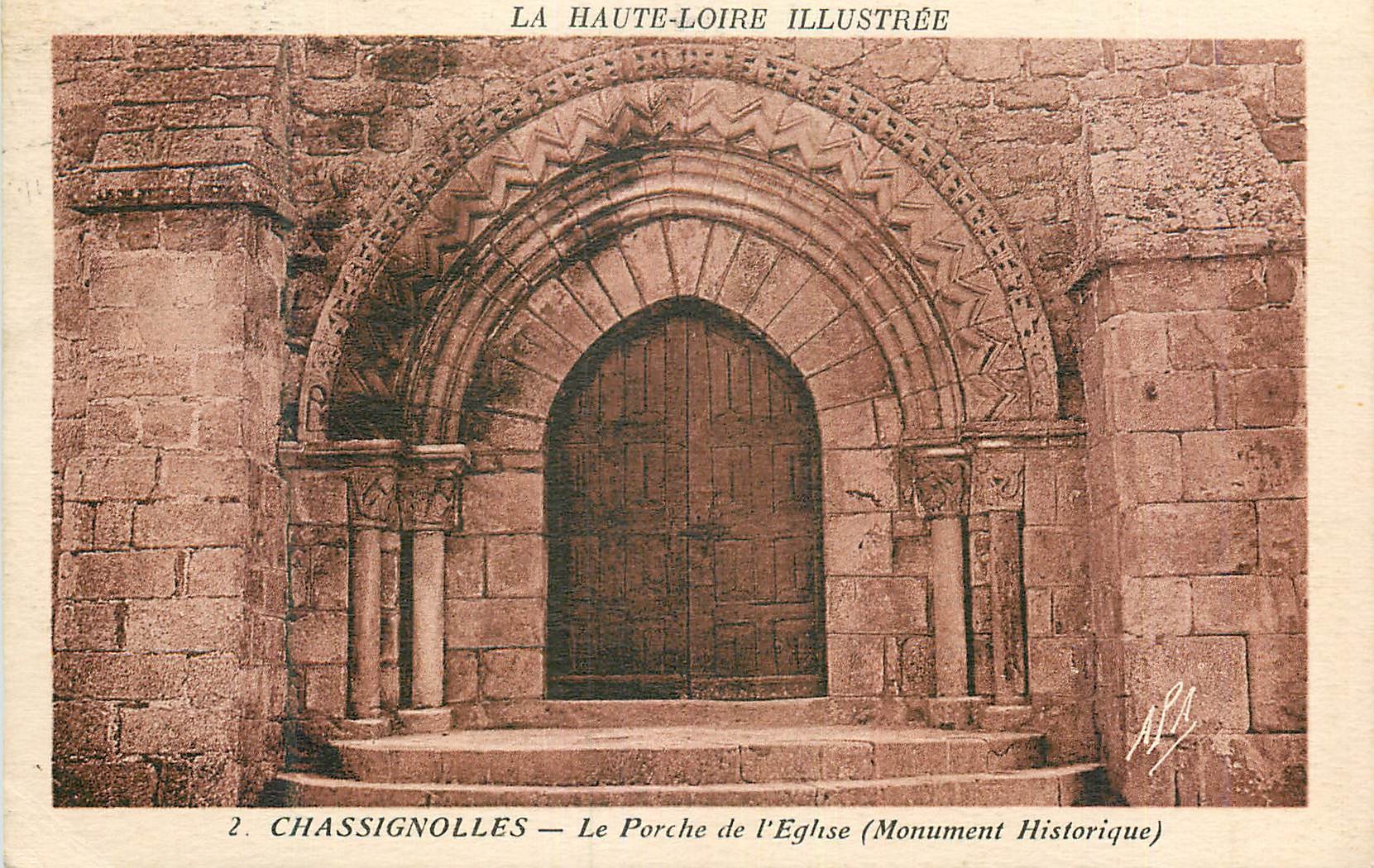 CPA La Haute Loire Illustre Chassignolles Le Porche de l'Eglise (Monument Historique)