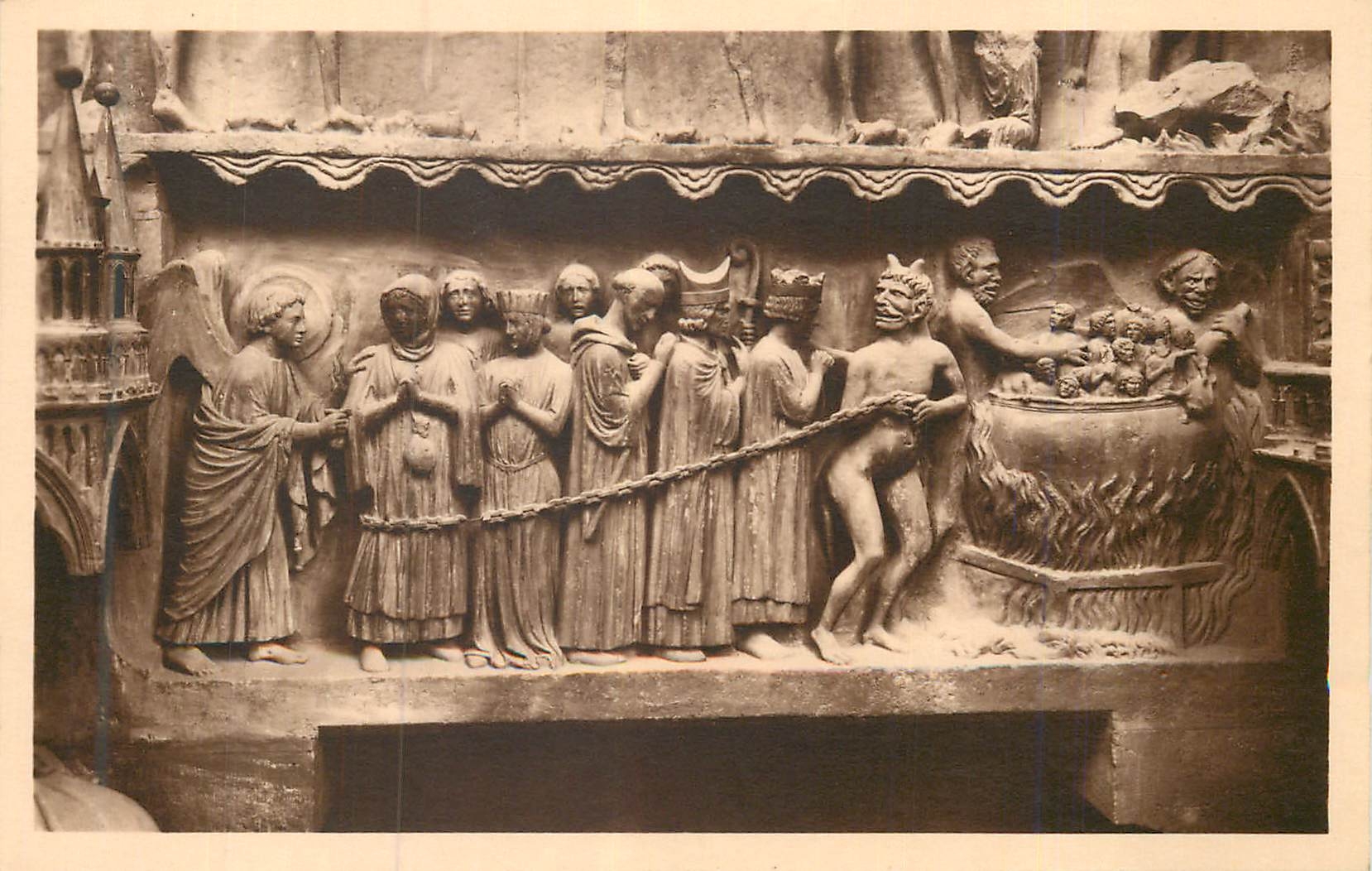 CPA Cathedrale de Reims Porail du Jugement dernier Les damnes