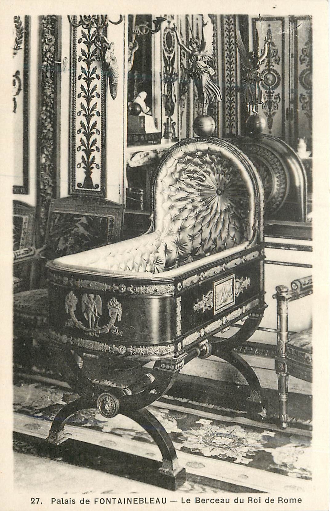 Palacio de FONTAINEBLEAU — La Cama del Rey de Roma