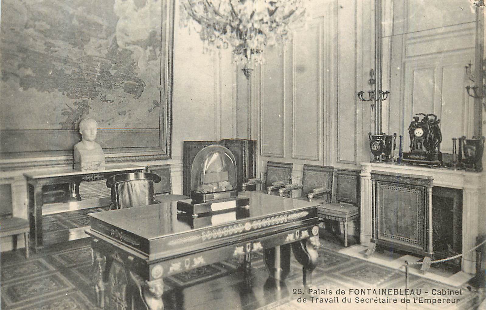 Palais de FONTAINEBLEAU - Cabinet du Secrétaire de l'Empereur