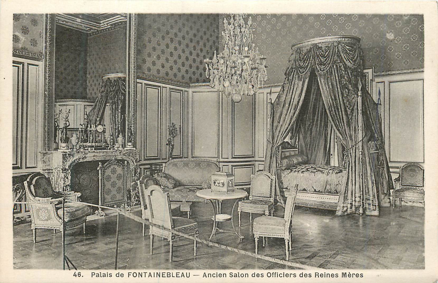 Palast von FONTAINEBLEAU — Ehemaliger Salon der Offiziere der Königinmütter — Nr. 46