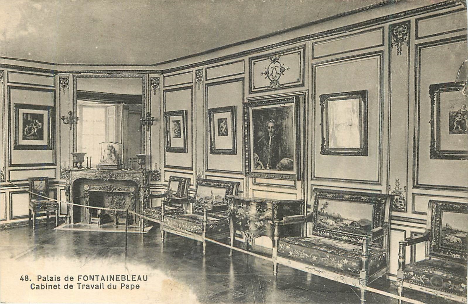 Palais de Fontainebleau — Cabinet du Pape — n°48