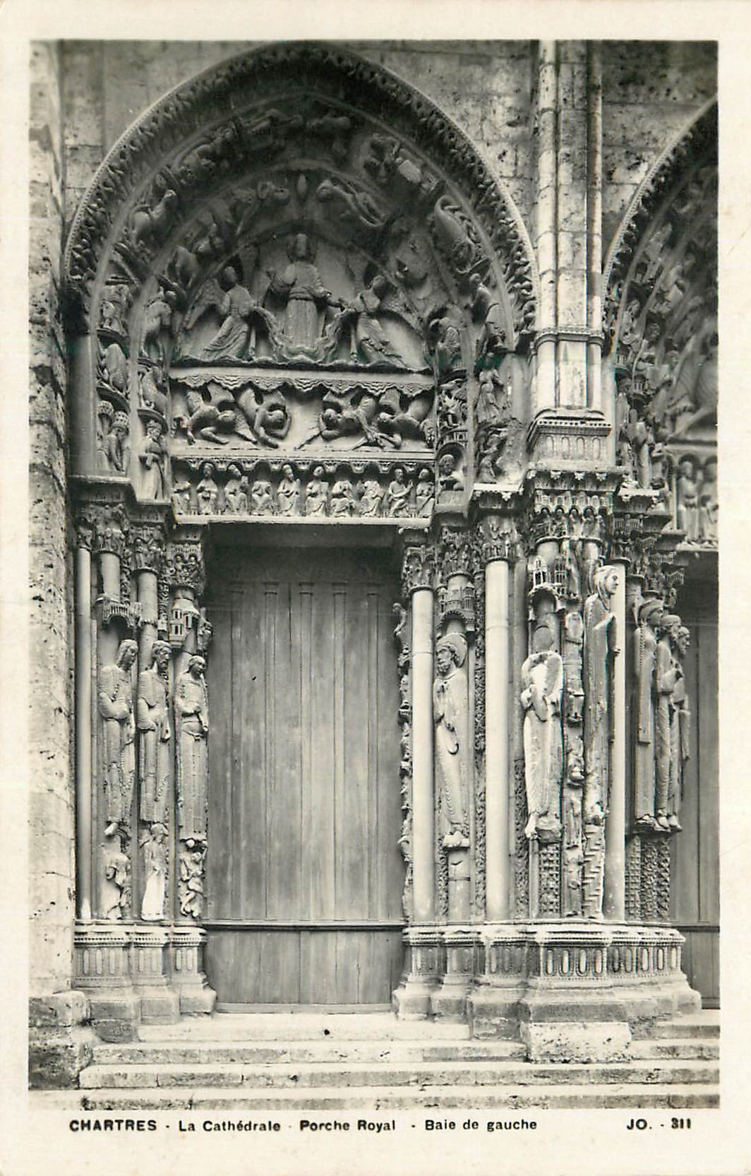 CPM Chartres la Cathedrale Porche Royal Baie de Gauche