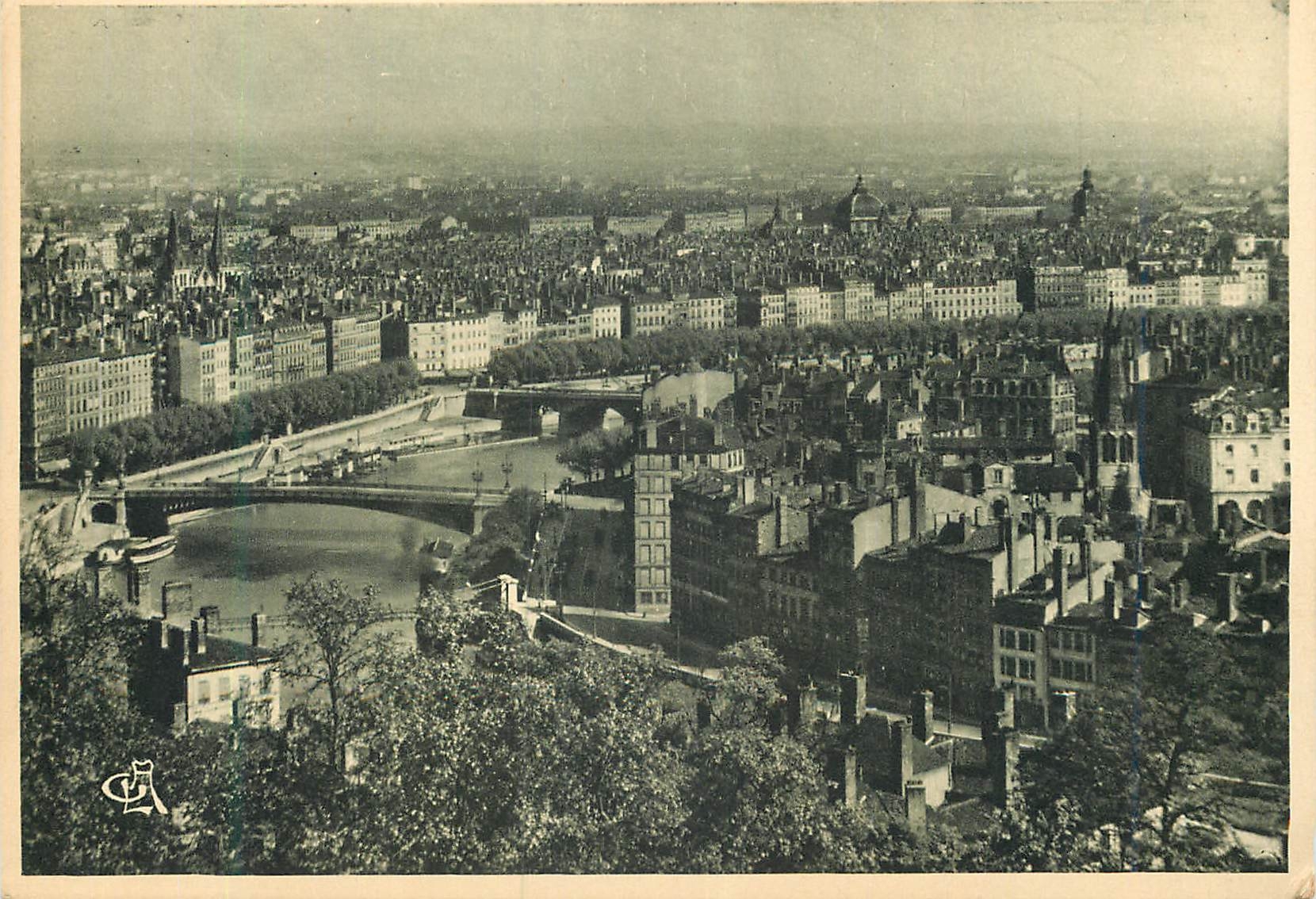 CPA Lyon Presqu'Ile vue de la Croix Rousse