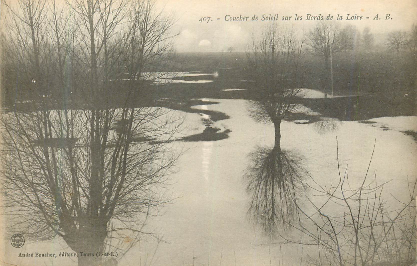 CPA Coucher de Soleil sur les Bords de la Loire