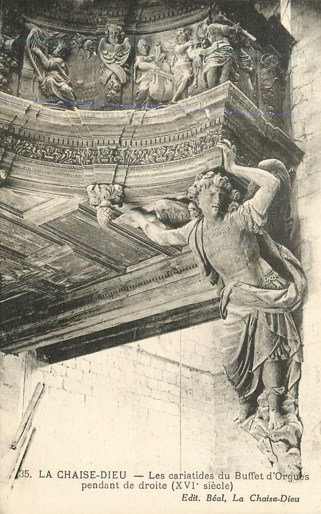 CPA la Chaise Dieu les Cariatides du Buffet d'orgues pendant de Droite (XVI e siecle)