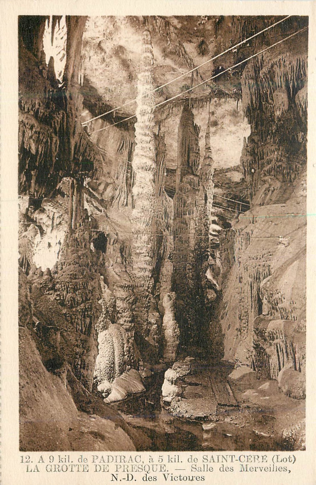 La Grotte de Presque — Salle des Victoires — à 9 km de Padirac, 5 km de Saint-Céré (Lot)