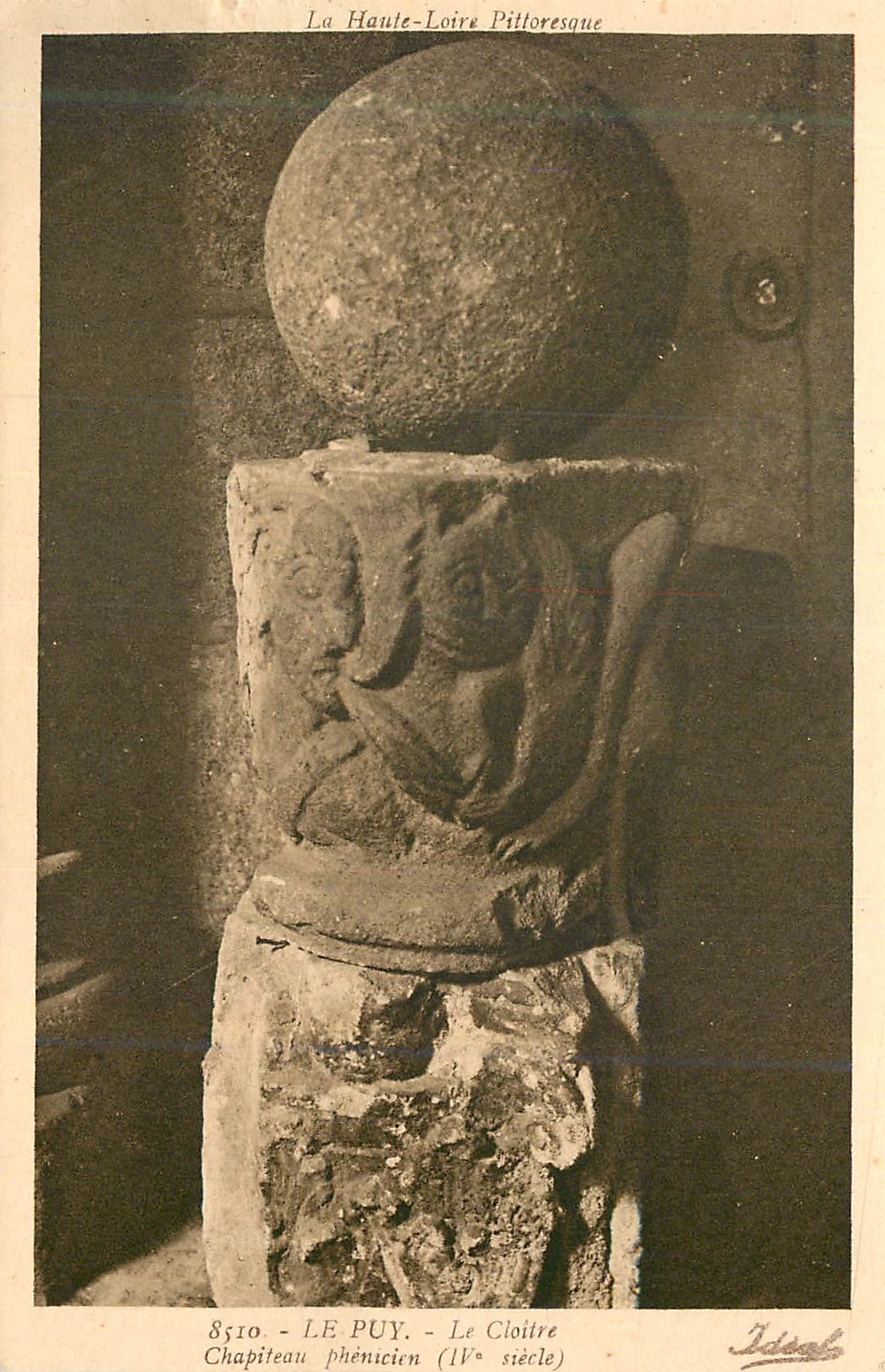 Le Puy - Le Cloître - Chapiteau phénicien (IVe siècle)