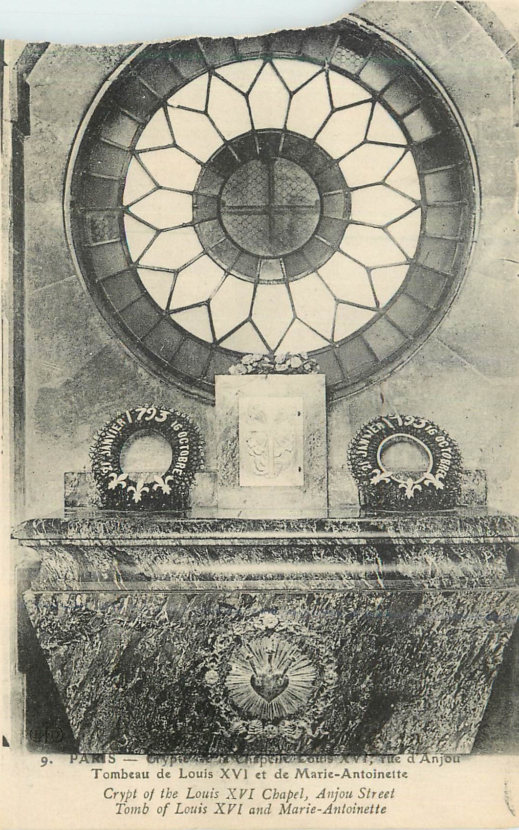 CPA Paris Rue d'Anjou Tombeau de Louis XVI et de Marie Antoinette