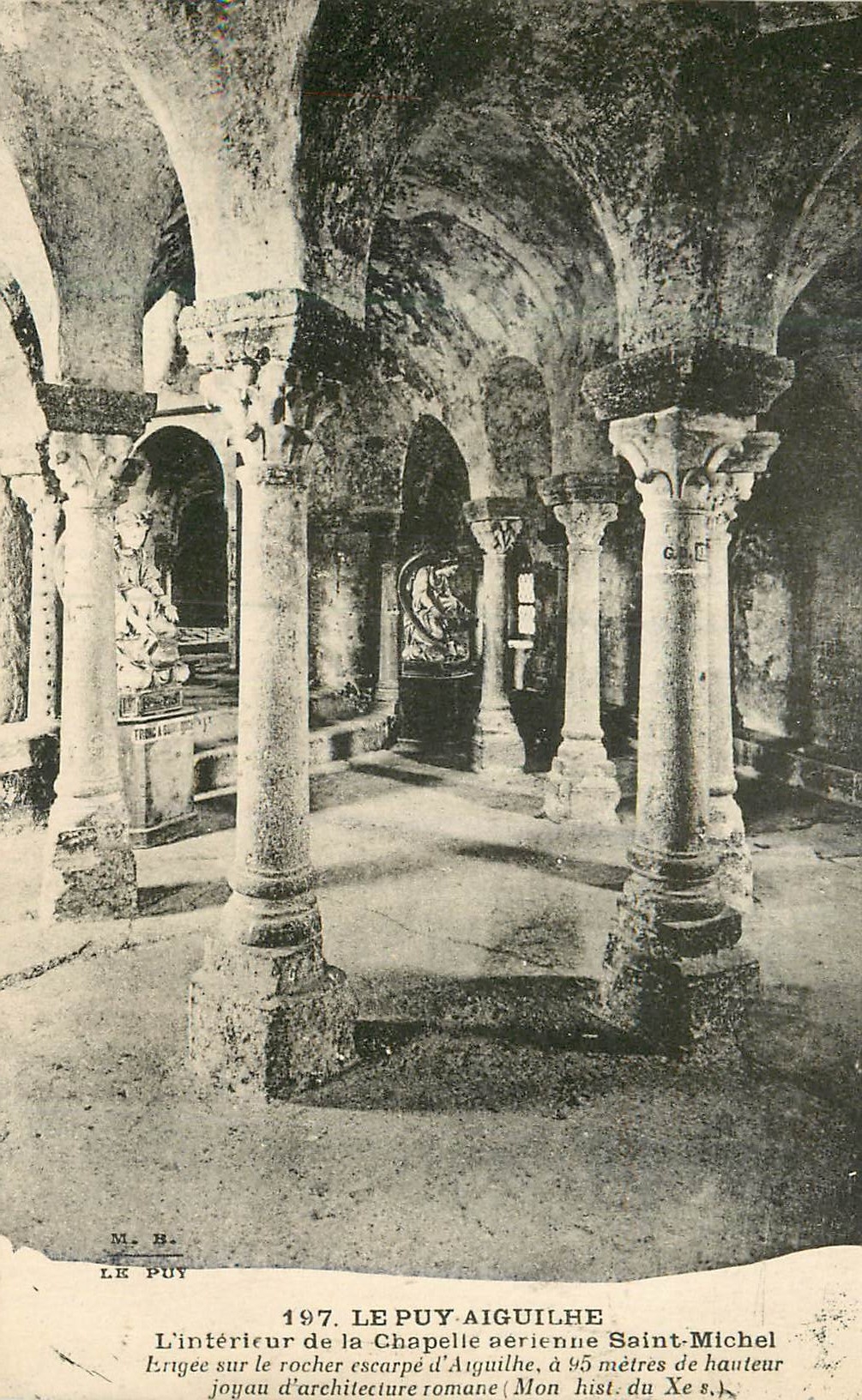 Le Puy-Aiguilhe — Intérieur de la chapelle aérienne Saint-Michel — éditeur M. H., n° 197