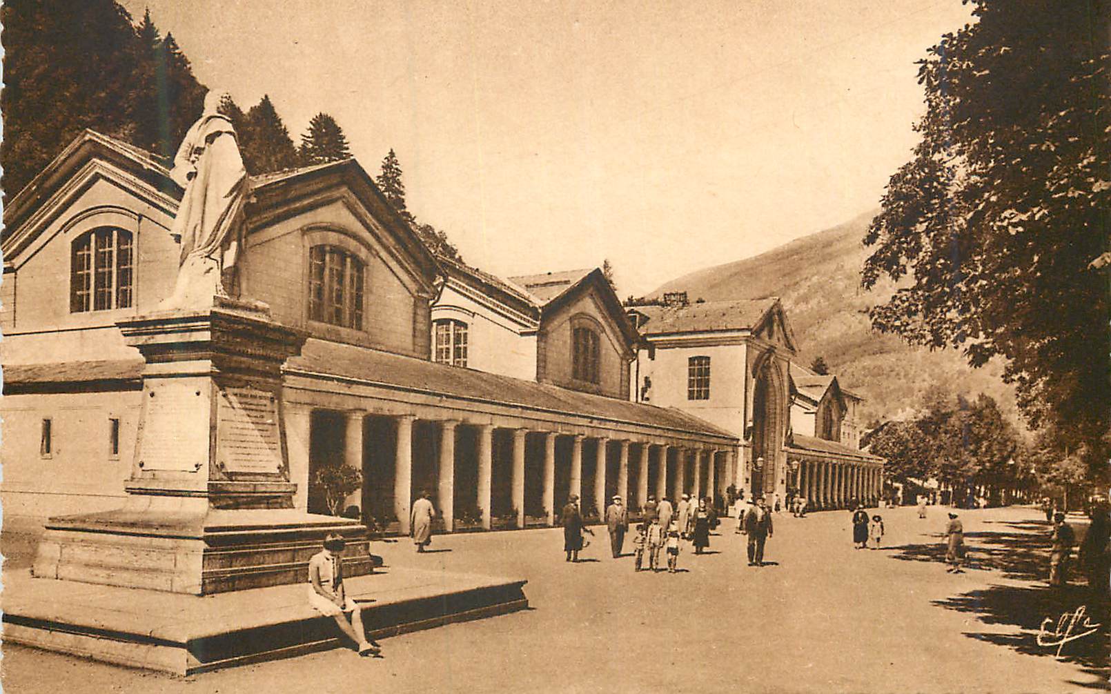 Les Thermes et l'Allée d'Etigny — Luchon — Éditions Labouche frères