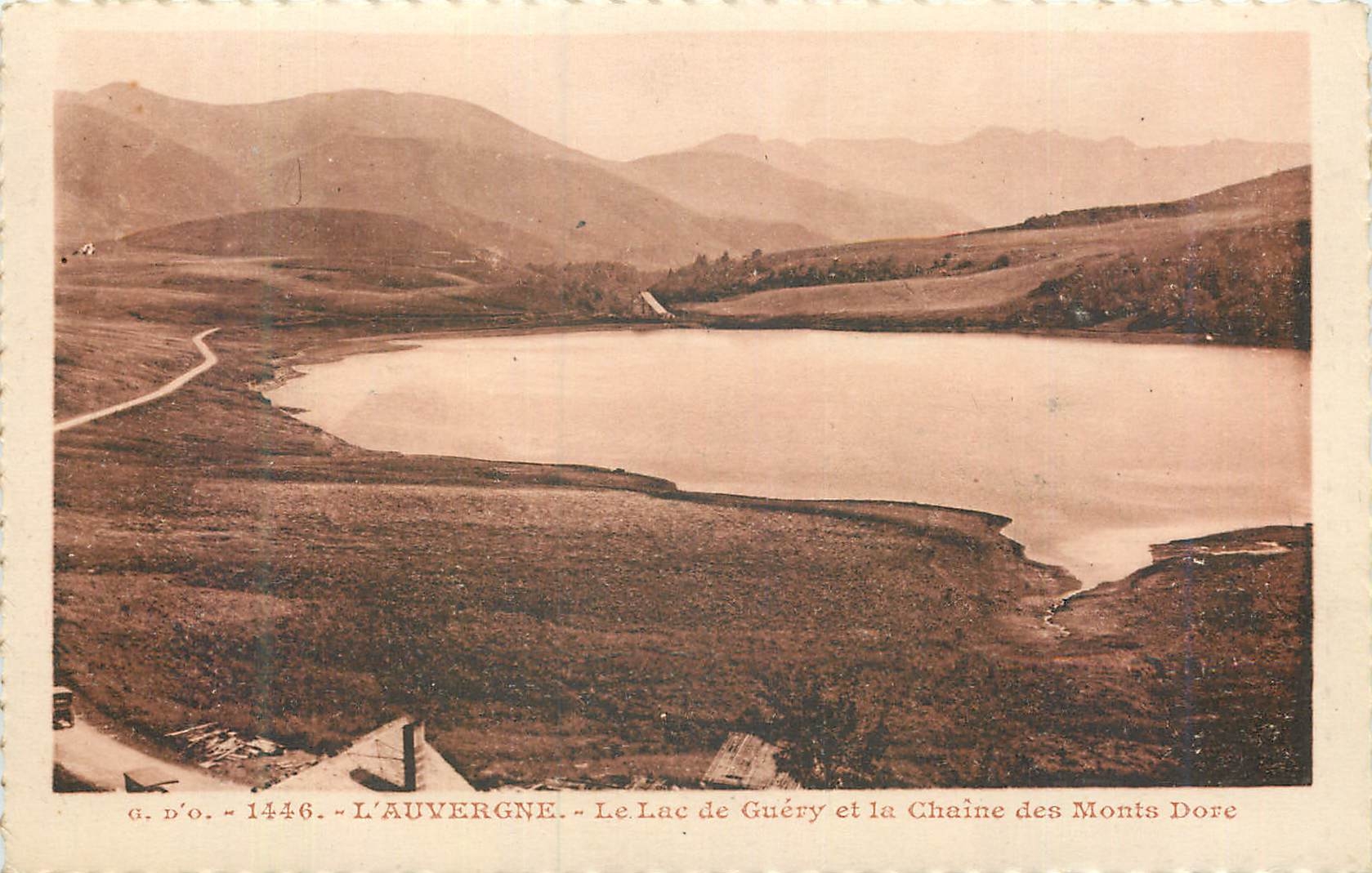 Le Lac de Guéry et la Chaîne des Monts Dore — L'Auvergne — G. D'O. - 1446