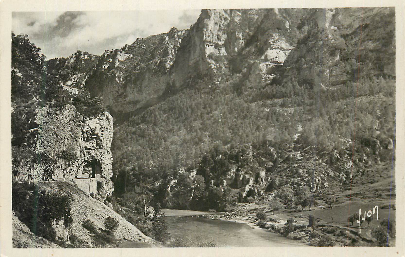 Gorges du Tarn — Environs de La Malène (Lozère) — Éditions d'Art 'Yvon' n° B.2122