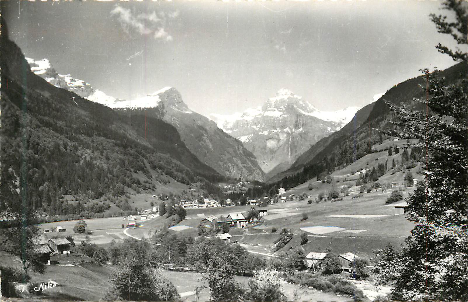 CPM 49 sixt (haute savoie) vue generale le tenneverge(2 982 m) a gauche la pointe de sans bet(2 238 m)