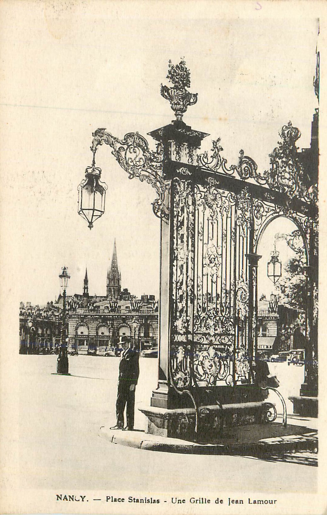 CPA Nancy place stanislas une grille de jean lamour