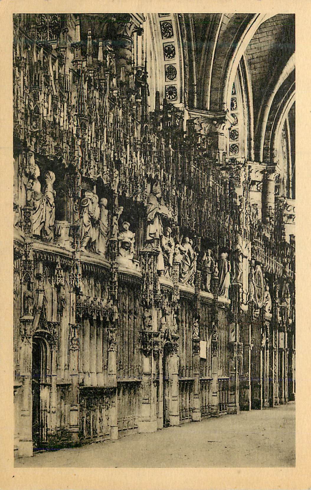 CPA 1546 cathedrale de chartres tour du choeur