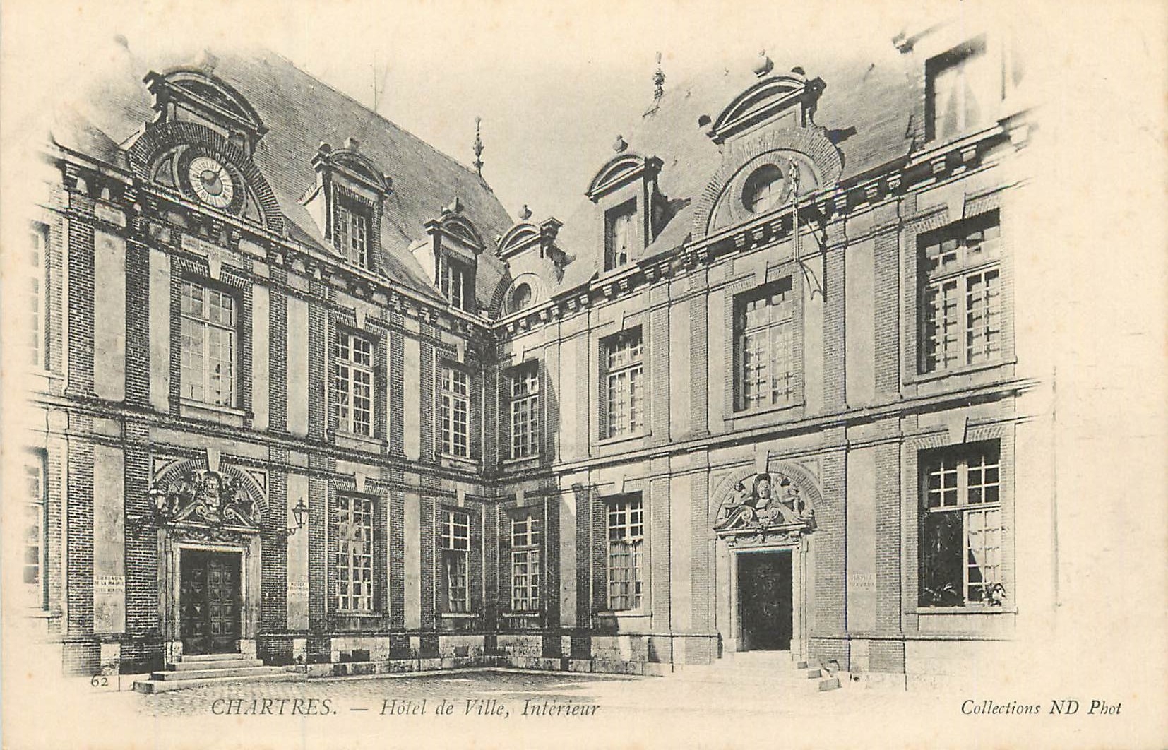 CPA Chartres hotel de ville interieur (carte 1900)