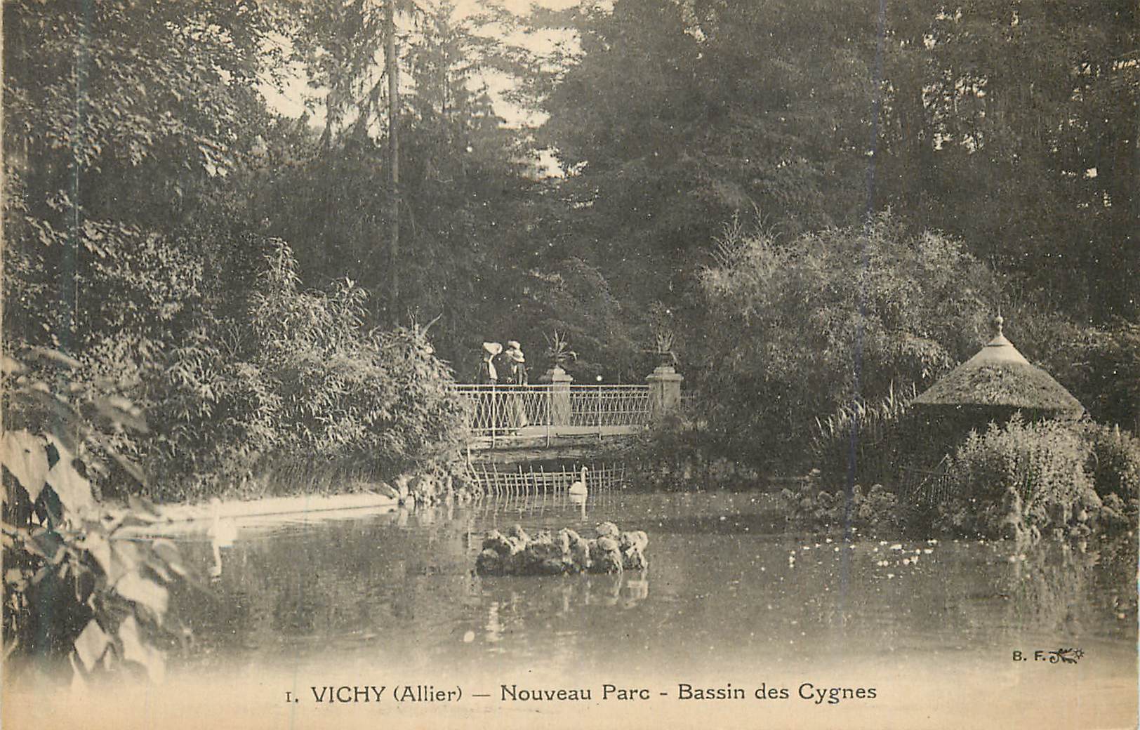 CPA Vichy (allier) nouveau parc bassin des cygnes