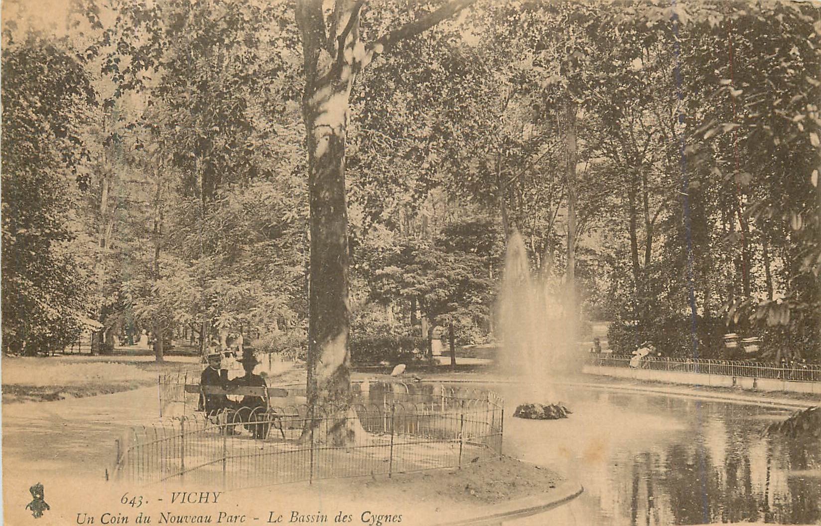CPA 645 vichy un coin du nouveau parc le bassin des cygnes